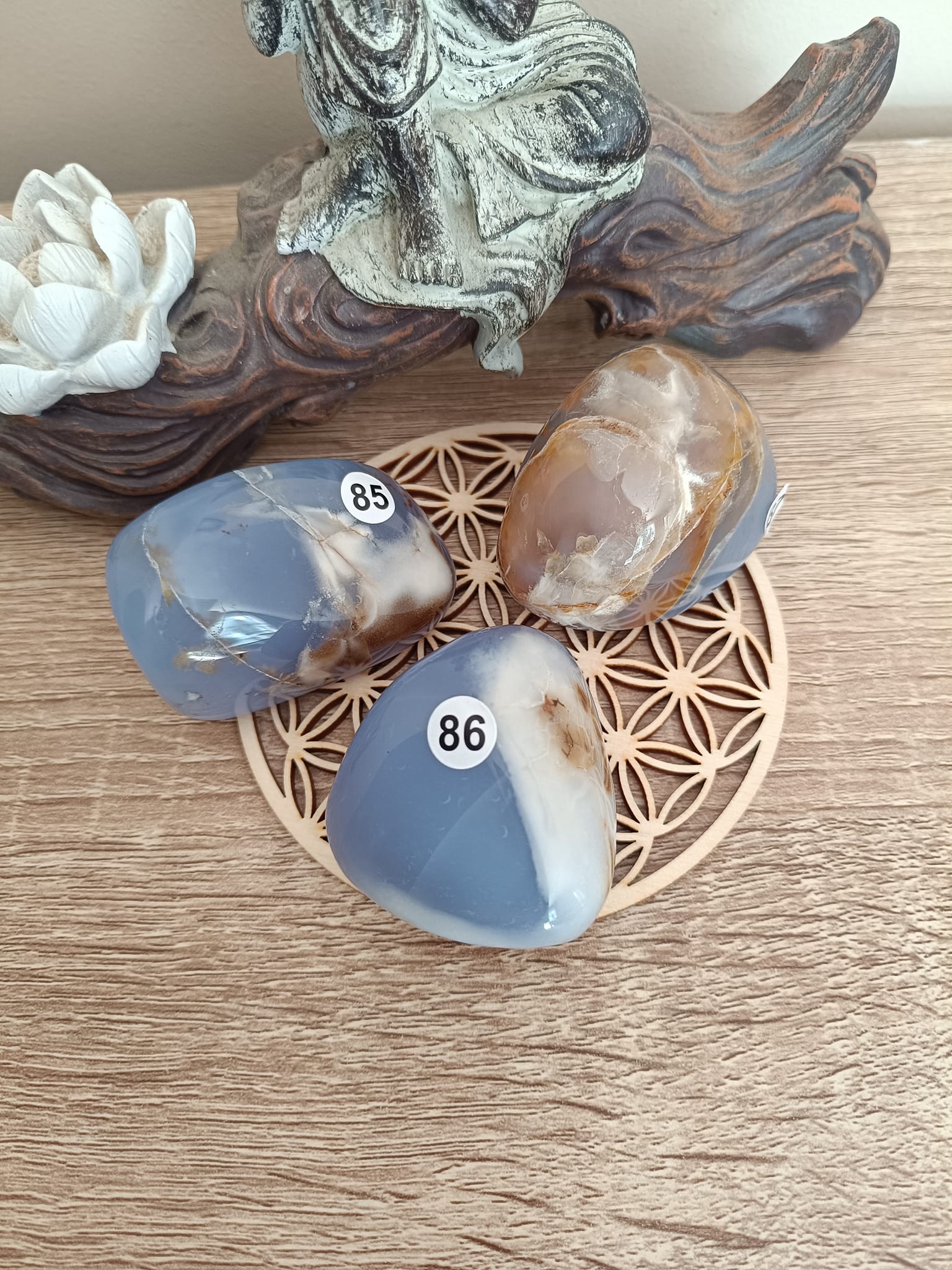 Formes libres en Calcédoine bleue