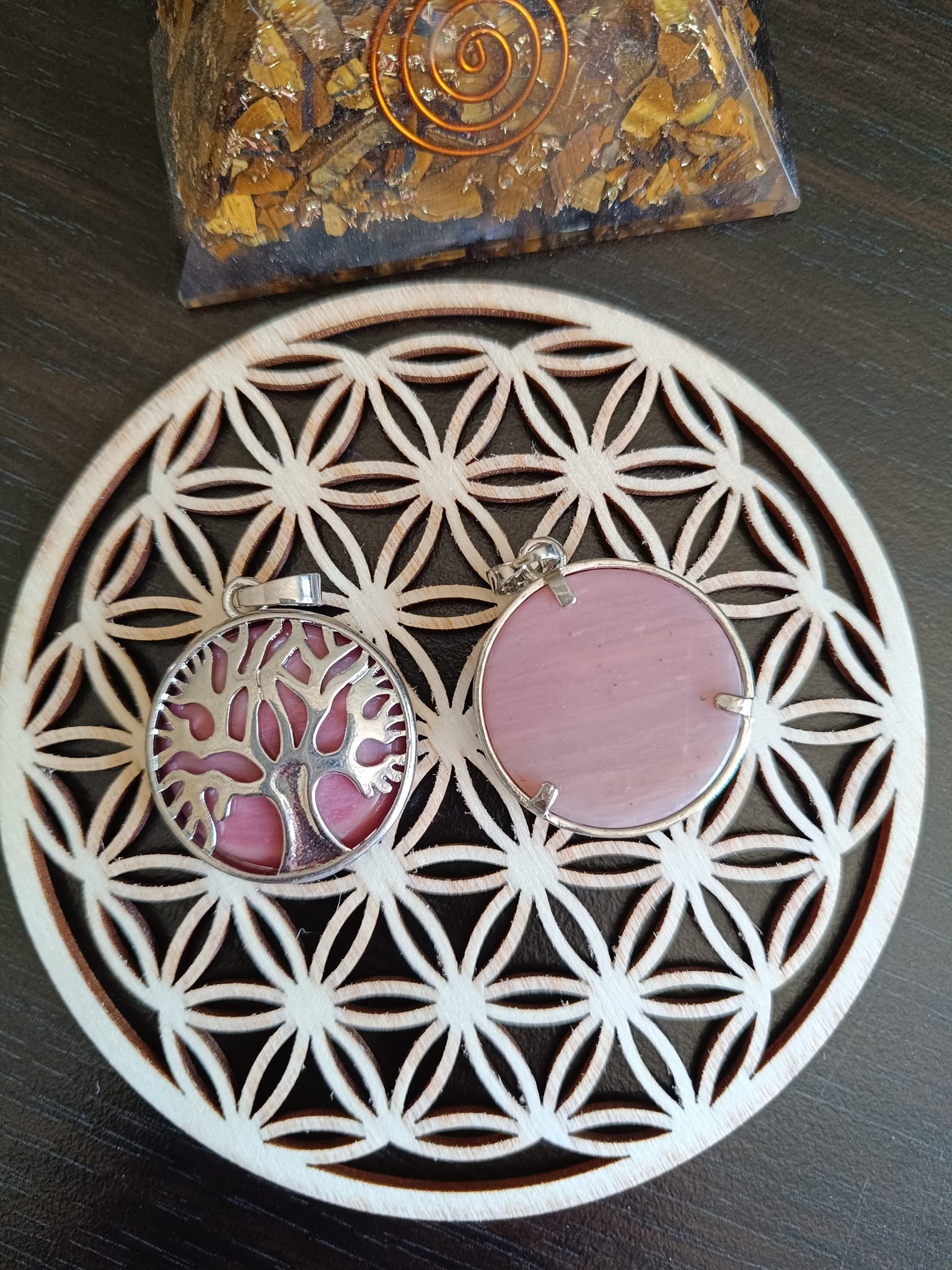 Pendentif arbre de vie en Rhodonite