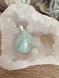 Pendentif en Garniérite (Pierre de lune verte)