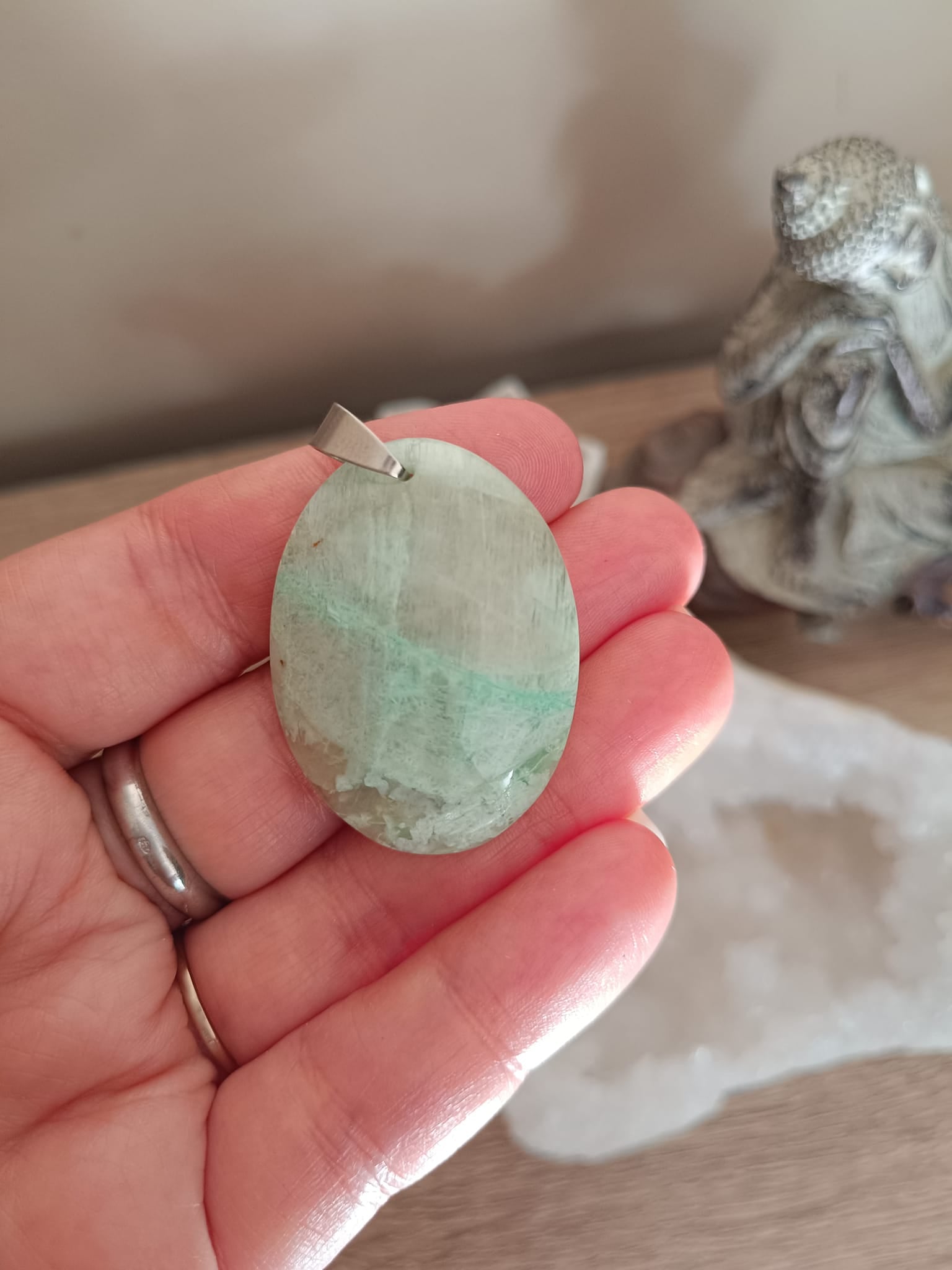 Pendentif en Garniérite (Pierre de lune verte)