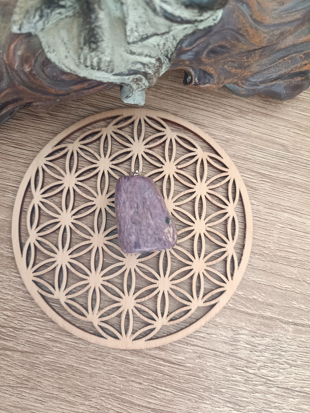 Pendentif en Charoïte