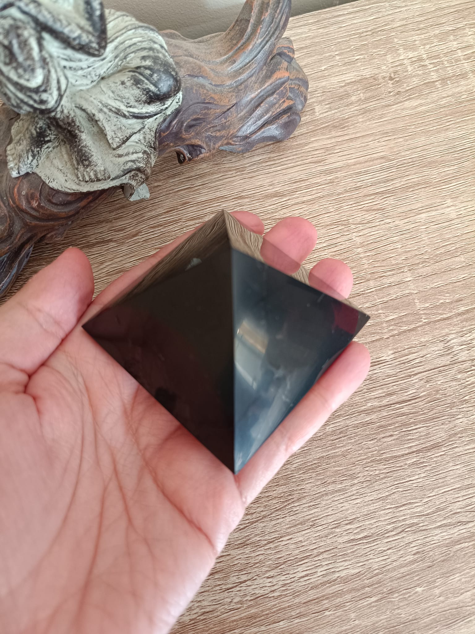 Pyramide en Shungite